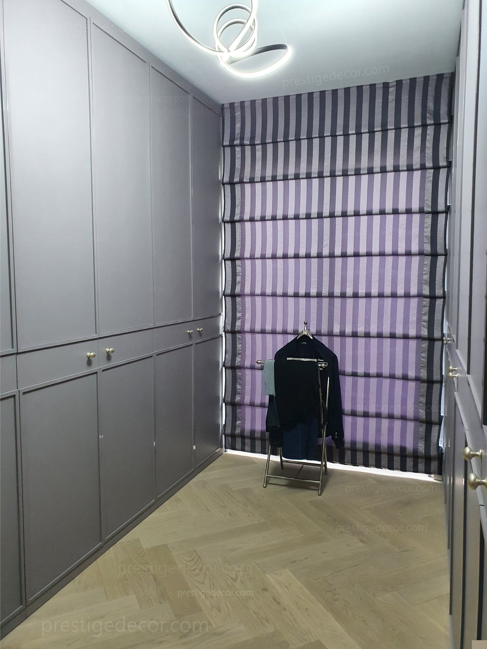 Luxuriöse Raumdesigns und Anfertigung von Gardinen nach Maß in Berlin. Anbringung und Näharbeiten auf Bestellung.